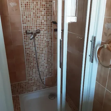 Location Saisonniere T1 Meuble A 20M De L'Eau Apartment Saint-Cyr-sur-Mer